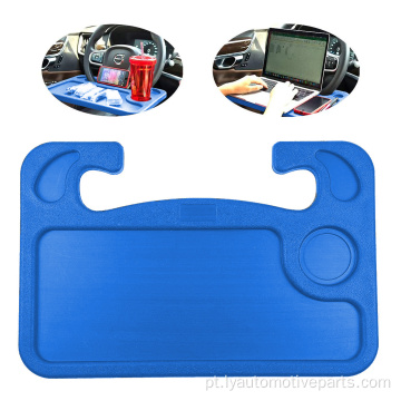 Na mesa de jantar de volante de carro